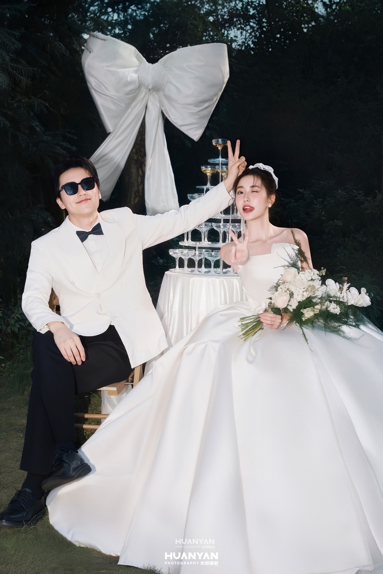 微醺之夜客片第7张｜清新自然婚纱照，摄于户外自然