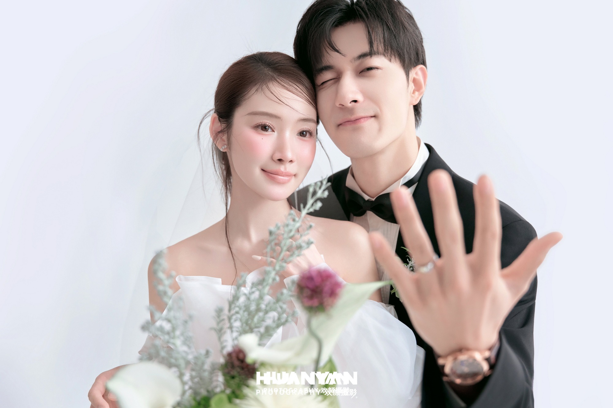郁香小叙：韩式温柔婚纱照室内影棚实拍