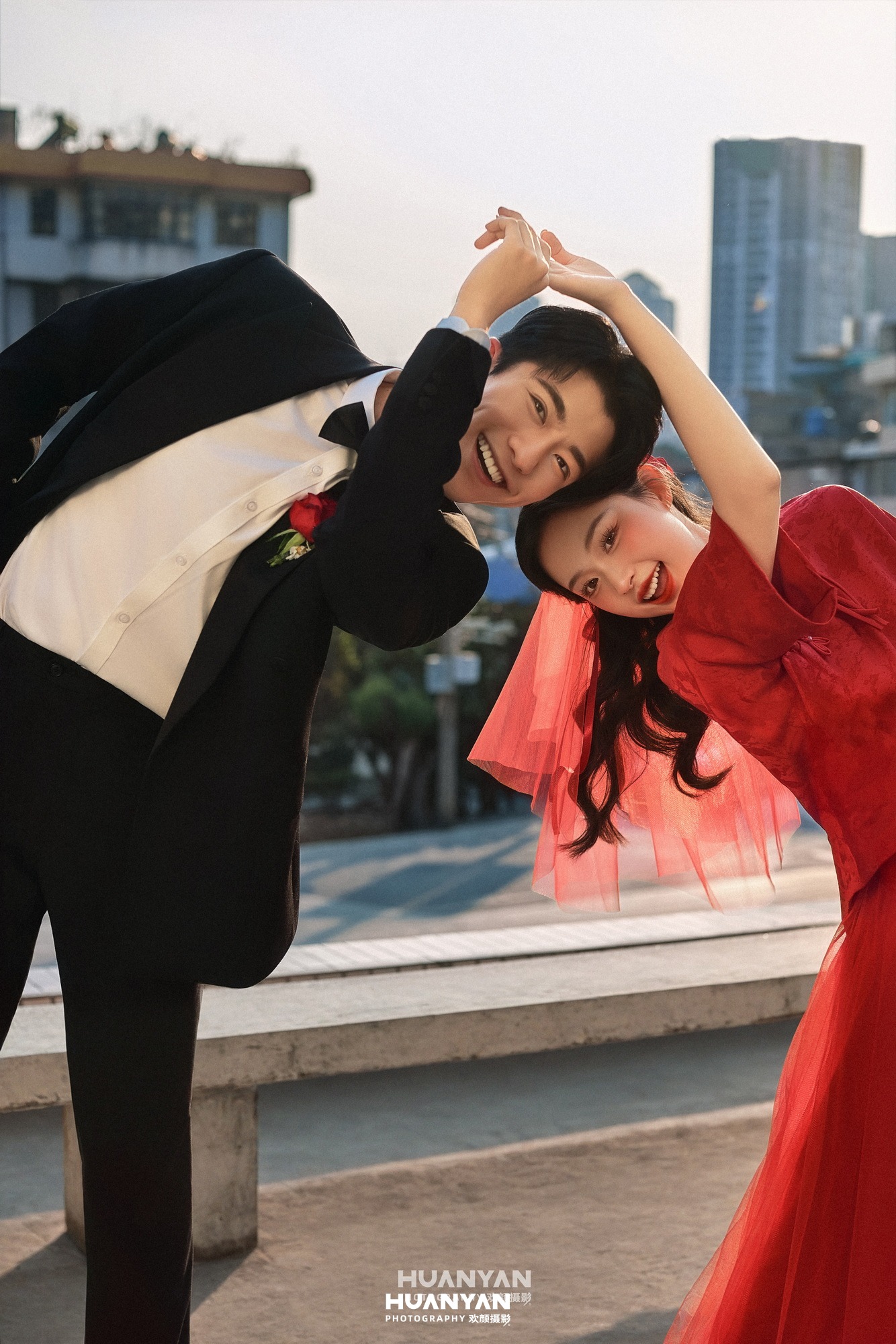 一猜倾心：法式浪漫婚纱照室内影棚实拍