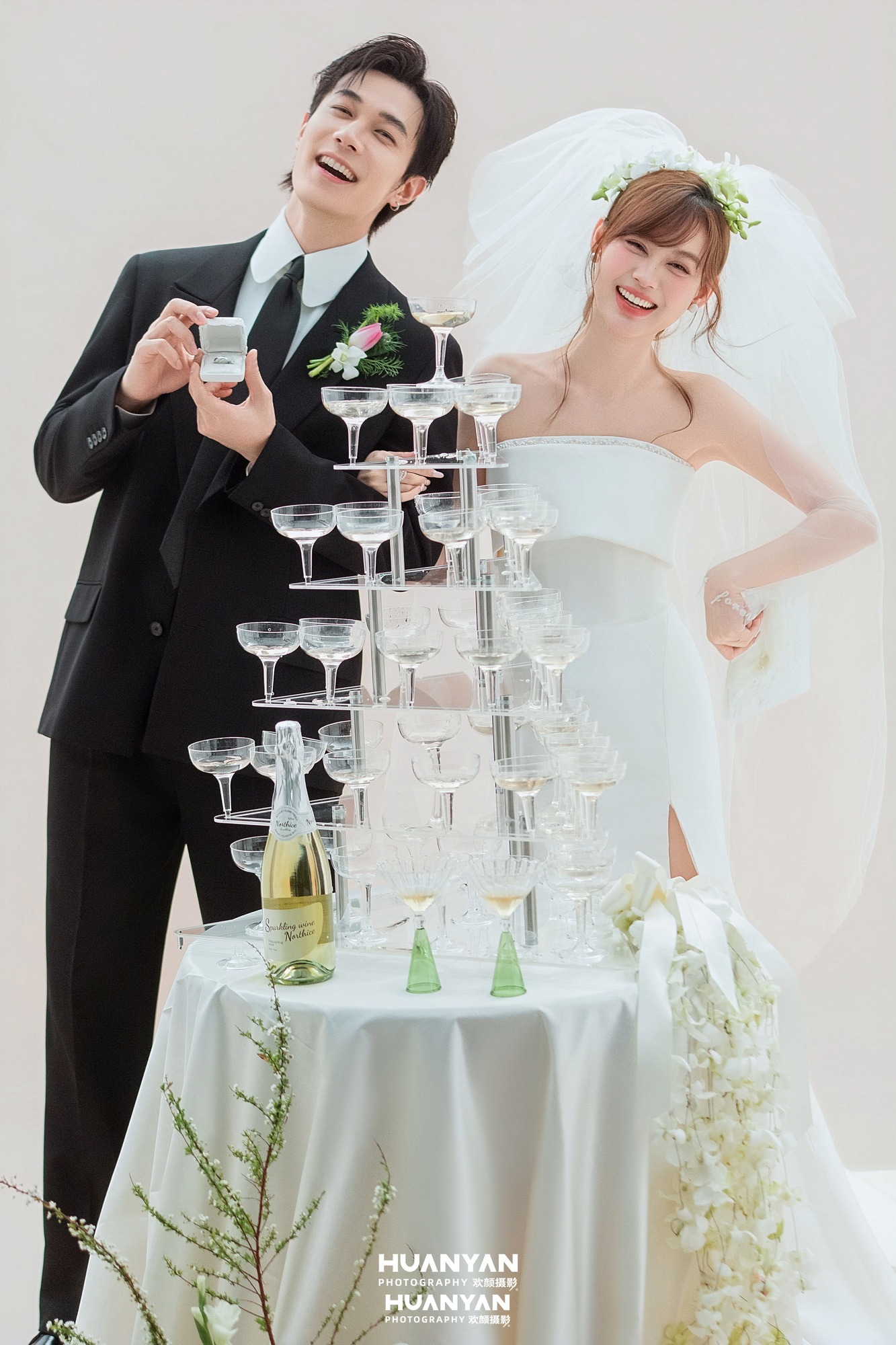 白兰花瀑：韩式温柔婚纱照室内影棚实拍