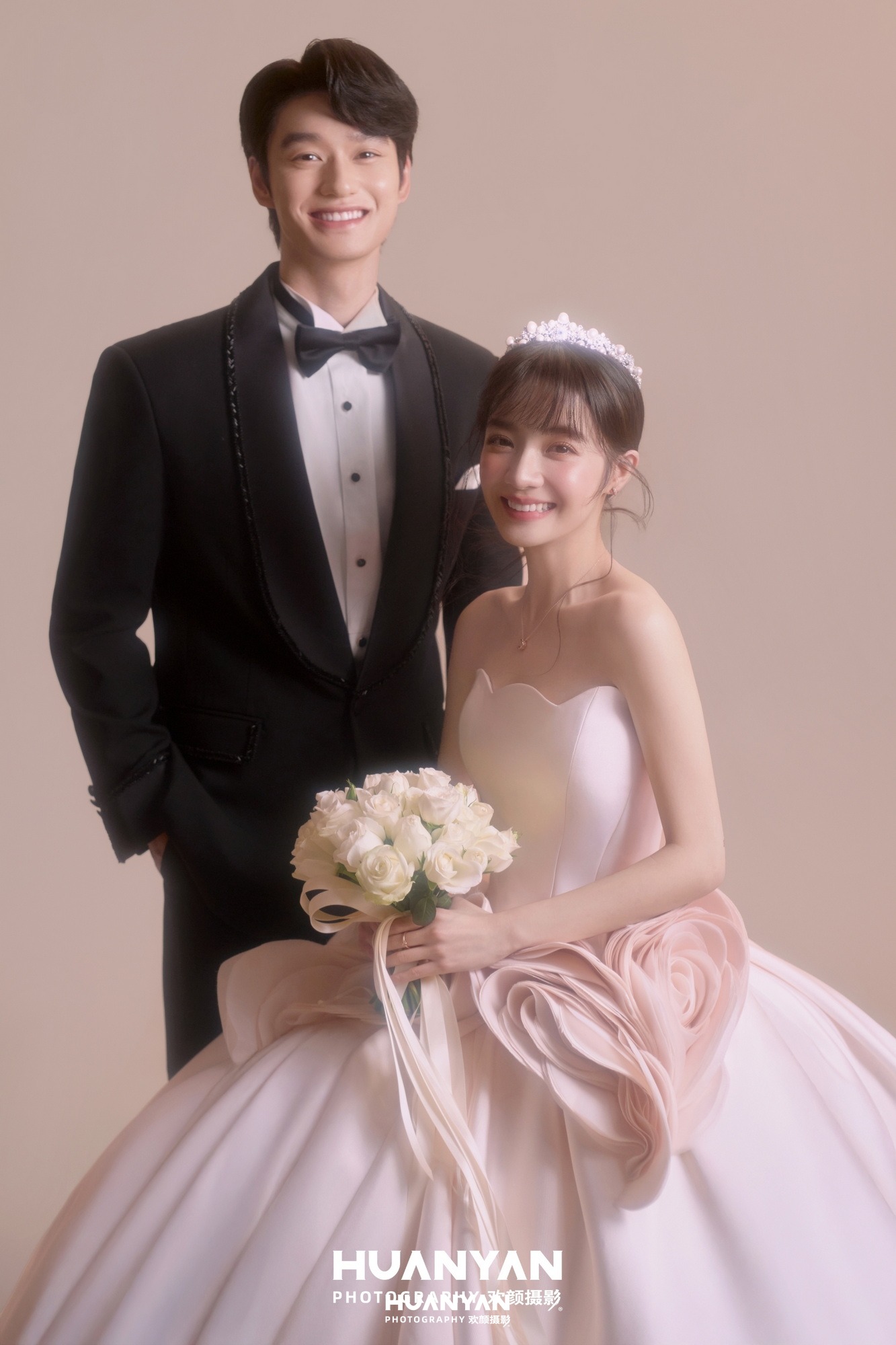 韩式温柔婚纱照 · 室内影棚场景 · 奶油玫瑰客片