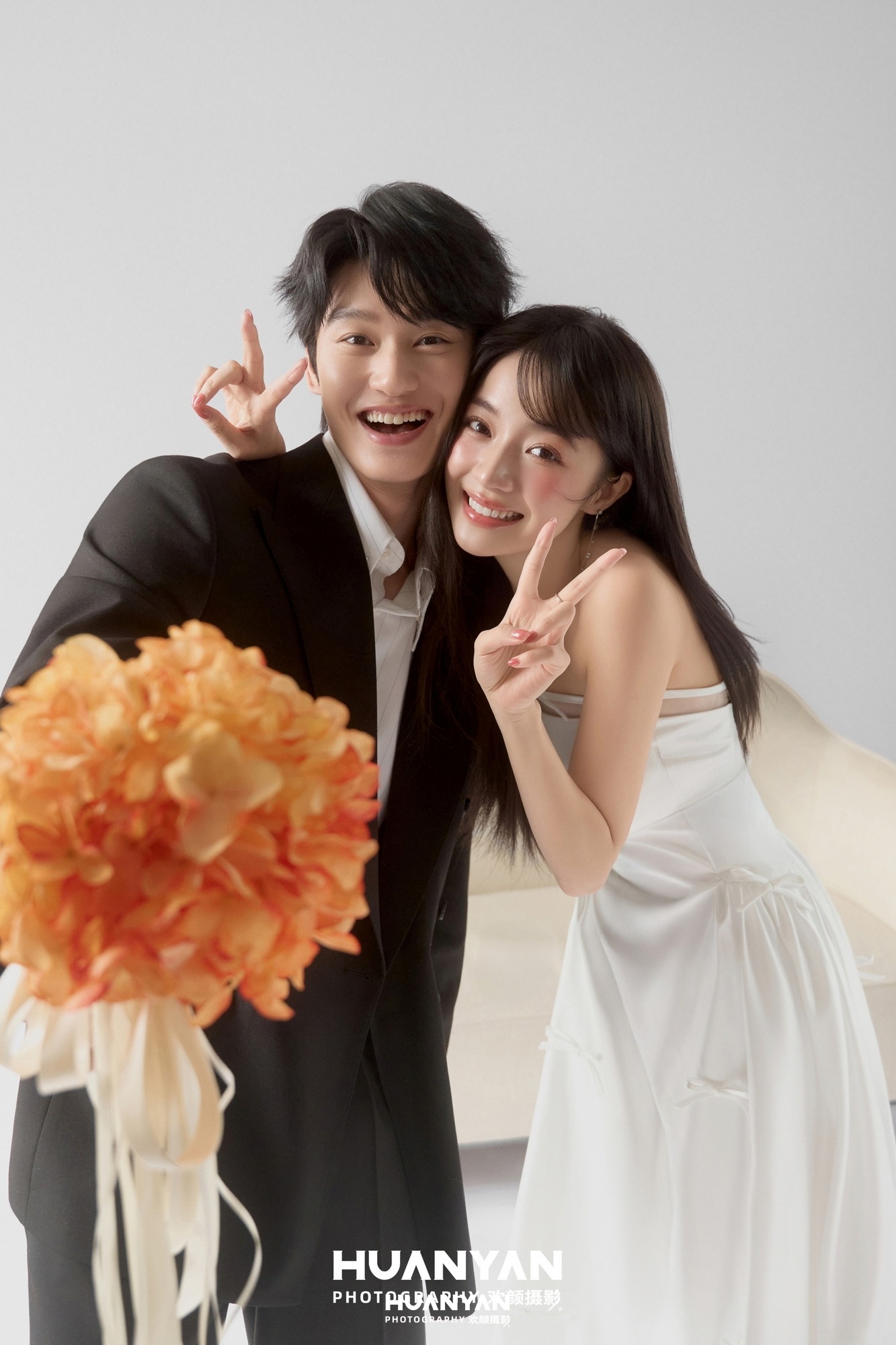 橙甜心动：韩式温柔婚纱照室内影棚实拍