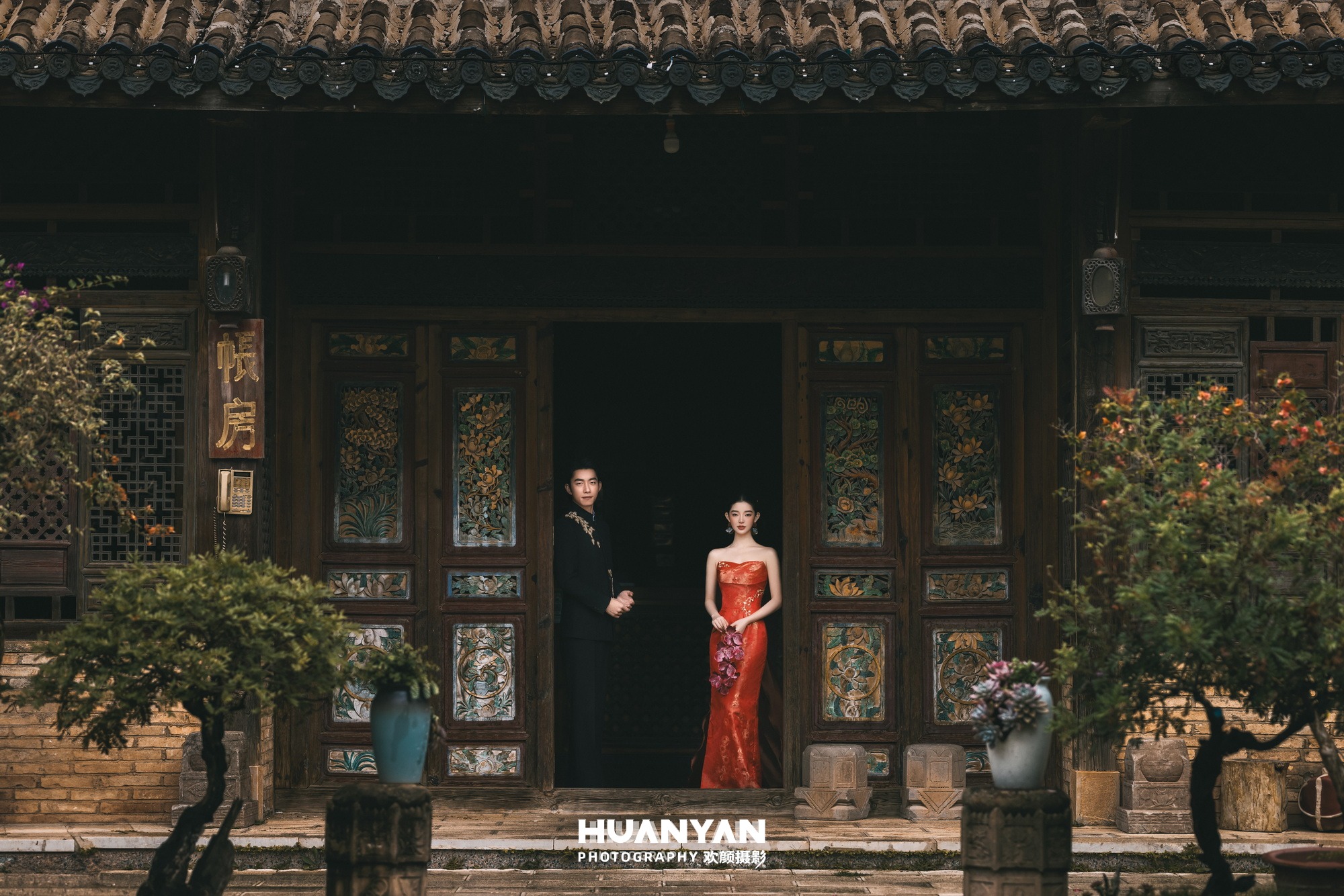 老街胡同新中式婚纱照实拍（朱门映红系列）