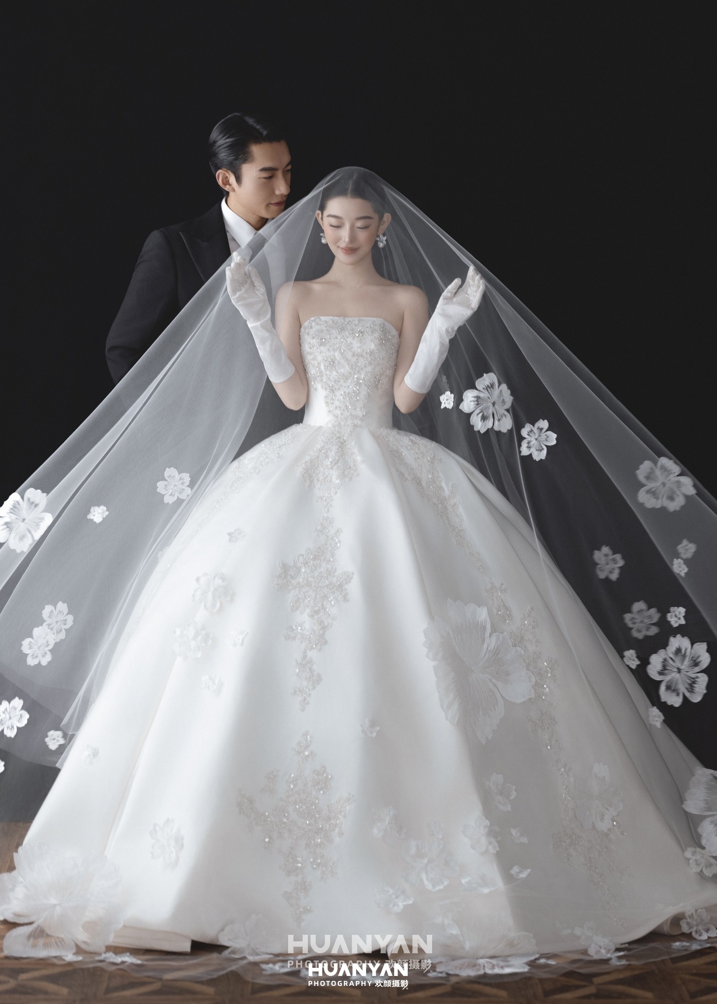 纱上花开：韩式温柔婚纱照室内影棚实拍