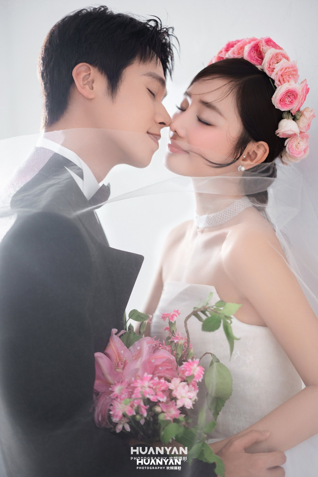 白境生花：韩式温柔婚纱照室内影棚实拍