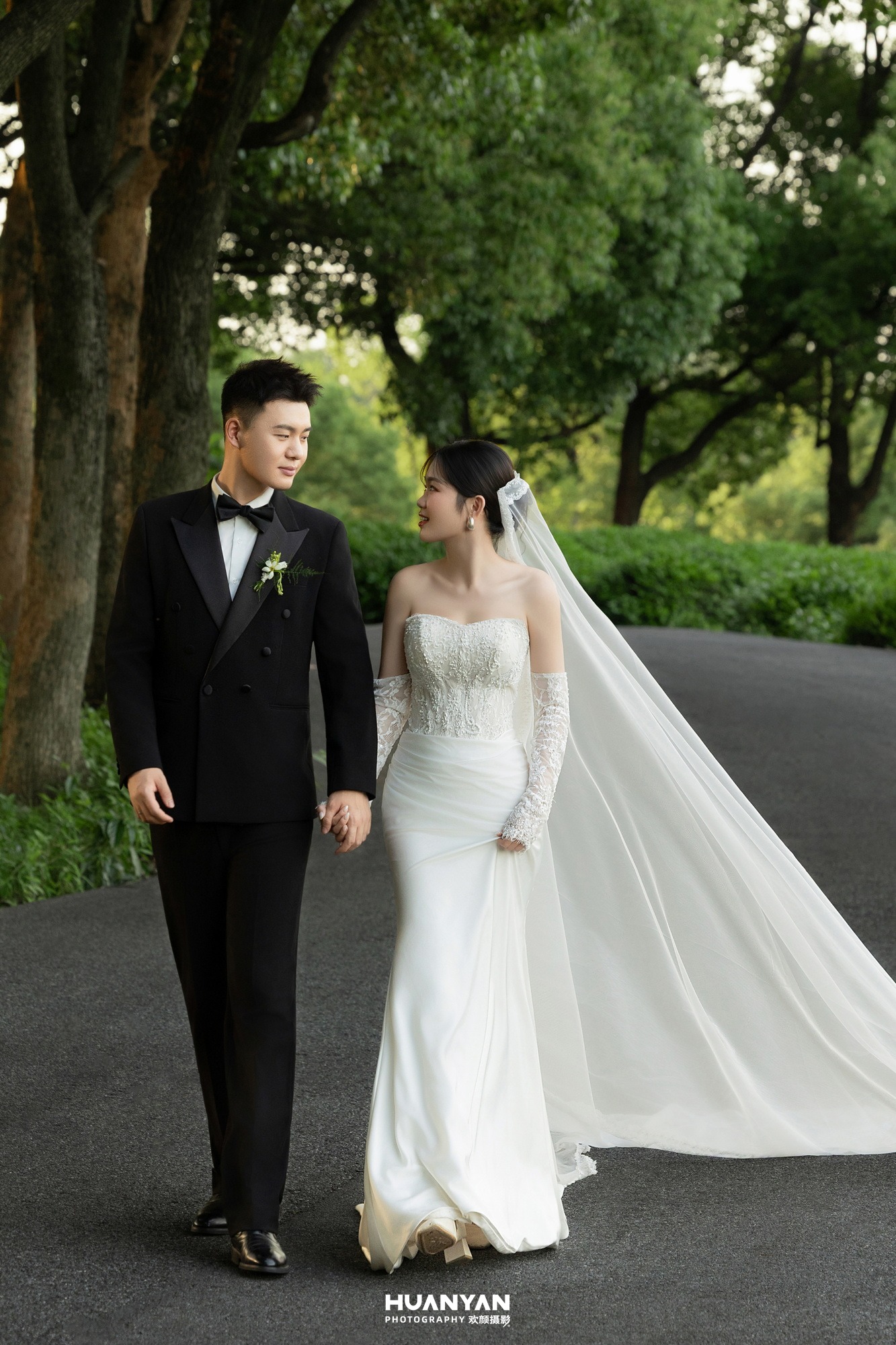 户外自然清新自然婚纱照实拍（绿荫同行系列）