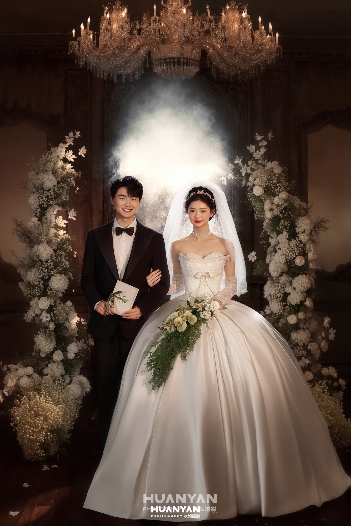 浪漫唯美婚纱照 · 室内影棚场景 · 雾里相拥客片