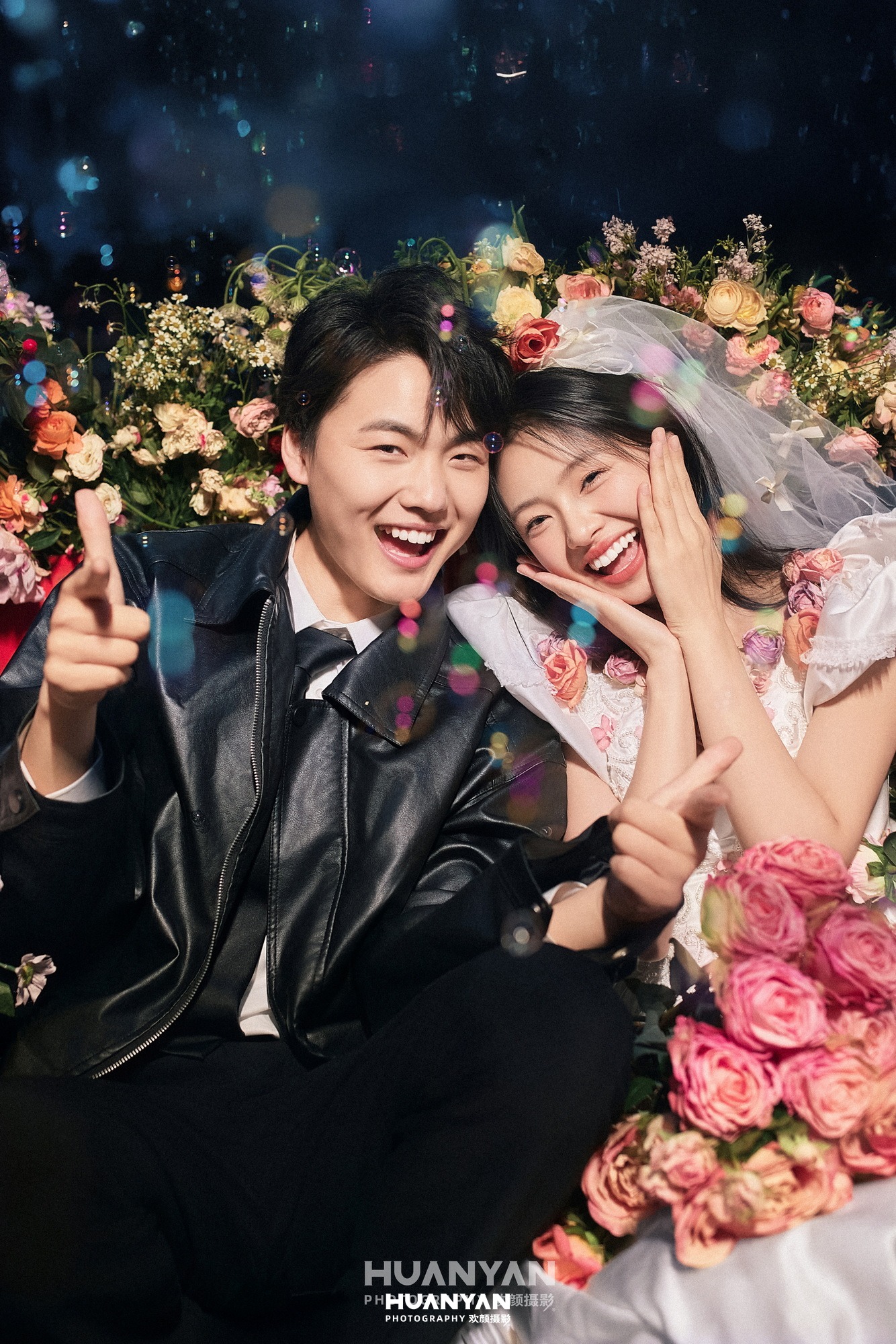 山顶浪漫唯美婚纱照实拍（夜灯花雨系列）