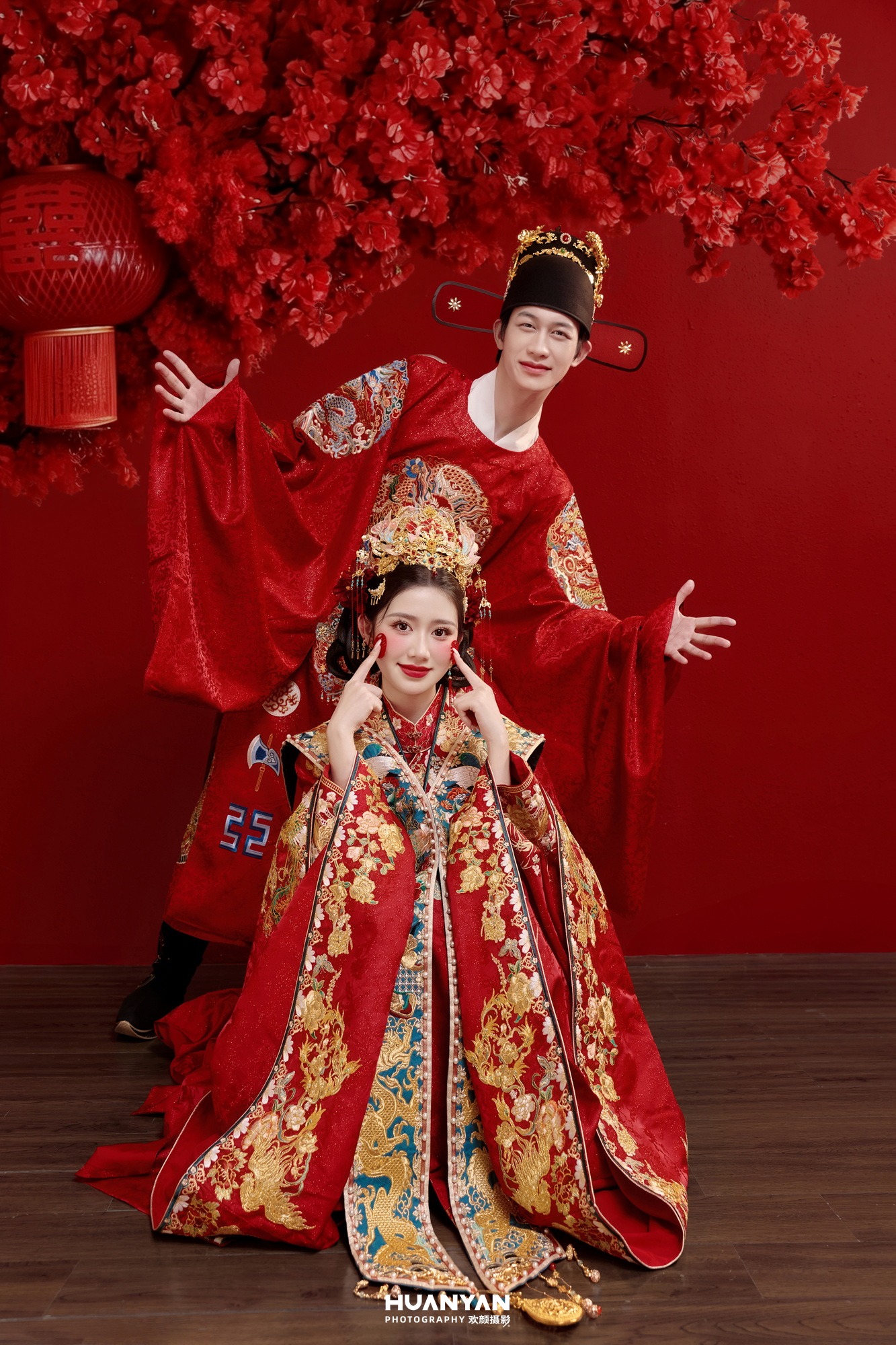 十里红绸：汉服古装婚纱照室内影棚实拍